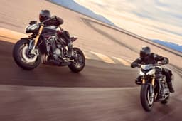 Triumph Speed Triple 1200 RS duo cornering shot